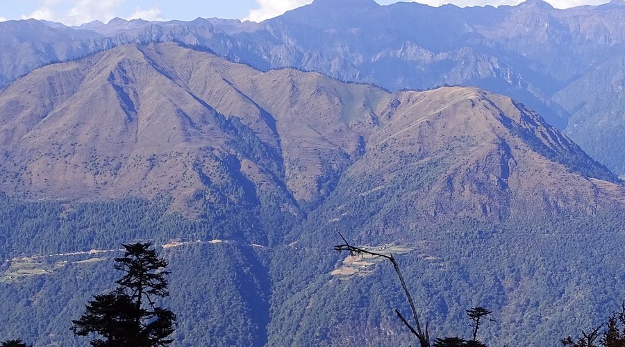 Yutong La Pass - Attractions in Trongsa 2026